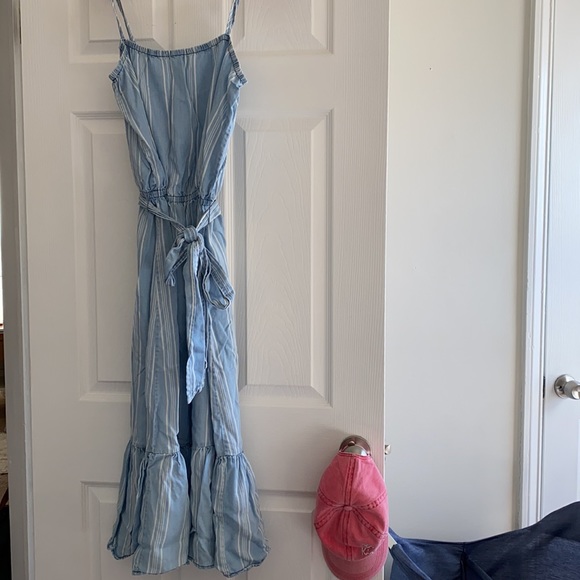 3 for $20 BB Dakota blue Chambray maxi dress, sundress, cute, comfy 👗 EUC 💕 - Picture 2 of 9